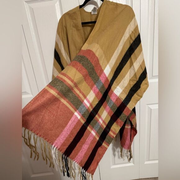 Woolrich Multi-Color Plaid Fringe Shrug – One Size - Picture 2 of 5